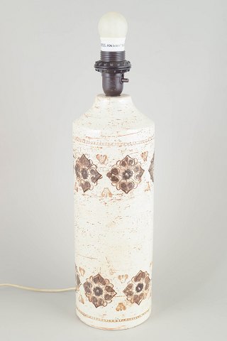 click to zoom click to zoom