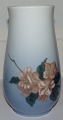 Bing & Grondahl 
Art Nouveau 
Vase No 
8812/210. 
Measures 17cm 
and is in good 
condition.