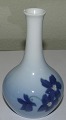 Bing and 
Grondahl Art 
Nouveau Vase 
8378/143. 
Measures 12cm 
and is in good 
condition.