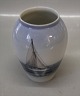 Royal 
Copenhagen 
2897-271 RC 
Vase 12 cm with 
sailship at sea 
In mint and 
nice condition
