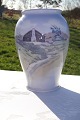 Royal 
Copenhagen 
porcelain, Vase 
no. 3644. 
Height 15 cm. 
1. Quality, 
fine condition. 
...