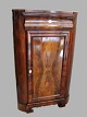 Danish Corner 
cabinet of 
mahogany.
 Empire years. 
1850-80
 H: 151 cm. D: 
64.5 x 64.5