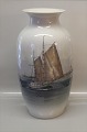 Royal 
Copenhagen 
2665-2725 RC 
Huge marine 
vase with sail 
ship 41 cm  In 
mint and nice 
condition
