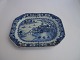 1 richly 
decorated blue 
tray in Chinese 
porcelain, 
China approx. 
1840.
33cm. long and 
25.5cm. wide.