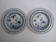 1 pair of onion 
pattern lace 
meissen plates, 
Germany approx. 
1860.
25cm. in 
diameter.
