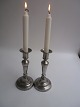 1 pair of 
pewter 
candlesticks, 
America approx. 
1860. 
22 cm. high.