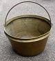 Huge Flensburg 
Bucket, brass 
with handle, 
19th century, 
Denmark. 
H&oslash;jde: 
24 cm. Dia .: 
48 cm.