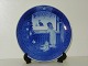Royal 
Copenhagen 
Christmas Plate 
from 1982, 
Waiting for 
Christmas.
Factory first, 
perfect ...