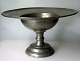 Dutch tin bowl, 
20th century. 
With round 
profiled base, 
baluster stem 
and smooth 
bowl. H .: 15.8 
...