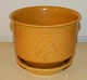 Flower pot or 
flower pot in 
pottery from 
Bornholm. 
Produced around 
the middle of 
19th century. 
...