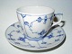 Royal 
Copenhagen Blue 
Fluted Plain, 
Coffee Cup and 
Saucer
Decoration 
number 1/2162
The cup ...