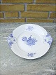 Blue Flower 
cane. 
Round dish 
with ear 31 cm. 

  Royal 
Copenhagen No 
10- 8162 
Contact for 
price