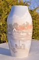 Harbour scenic 
vase B&G 
porcelain. Vase 
no. 550-5243.  
Height 25 cm. 
1. Quality, 
fine condition. 
...