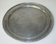 Large 
1800-century 
circular pewter 
dish. Stamped. 
Dia .: 30 cm. 
Really nice 
piece.