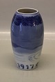Bing and 
Grondahl B&G 
Christmas Vase 
17.5 cm Julen 
1917 Marked 
with the three 
Royal Towers of 
...