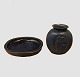 Small dish and 
vase 
Dish: Saxbo
Vase: Arne 
Bang
Dish: 1200 kr.
Vase: 1600 kr. 

