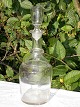 Old glass 
decanter. 
Height with 
stopper, 29cms. 
From 1900-1922.