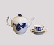 Teapot and 
teacup + saucer
Royal 
Copenhagen
Teapot: nr. 
10/8244. 850 
DKK
Teacup + 
saucer ...