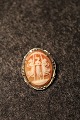 Old cameo 
brooch with 
silver and 
small 
magasitter.
Can also be 
used as a 
pendant. 
Measure: 
3x2,5cm.