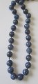 Necklace, lapis 
lazuli, 20th 
century. 
Length: 49 cm.