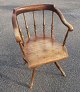 English 
armchair, 19th 
century. 
Polished beech. 
H: 82 cm. B: 54 
cm. D: 62 cm.