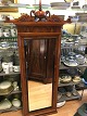 Mirror in 
Mahogany.
The top can be 
removed
Height without 
top: 144 cm.
Height with 
top: 168 ...