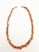 Coral necklace 
length 42 cm. 
No. 346779