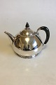 Georg Jensen 
Sterling Silver 
Tea Pot No 34. 
With Swedish 
import Mark. 
Weighs 501 g / 
17.65 oz.