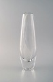 Sven Palmqvist 
for Orrefors. 
Vase in clear 
art glass, 
engraved with 
abstract motif.
Measures: ...