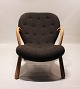 "The Clam 
Chair" 
originally 
designed by 
Phillip 
Arctander in 
1944 and 
manufactured by 
Paustian. ...