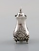 English pepper 
shaker in 
silver. Late 
19th century. 
From large 
private 
collection. 
Large ...