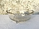 Glass bowl on 
three feet and 
circular 
pattern at 
bottom, 23cm in 
diameter, 9cm 
high * Perfect 
...