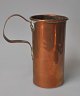 Danish copper 
measuring cup, 
19th century. 
With handle. 
H.: 14 cm. 
Unstamped.