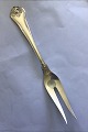 Cohr Saxon 
Silver Meat 
Fork Measures 
23 cm(9 1/16 
in)