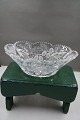 Nice and 
well-kept 
crystal bowl, 
adorned with 
oak leaf 
chisels, in a 
mint condition.
H ...