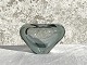 Holmegaard, 
Menuet, Heart 
vase, Smoke 
colored, 15cm 
wide, 10cm 
high, Design 
Per Lütken * 
Nice ...