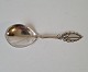 Jam spoon in 
silver 
Stamped: 
Handicraft and 
the three 
towers
Length: 13.2 
cm.