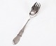 Spoon/fork in 
other pattern 
of hallmarked 
silver.
15 cm.
