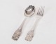 Children's 
spoon and fork 
with motif of 
H.C. Andersen's 
Clumsy Hans in 
hallmarked 
silver.
15.5 cm.
