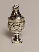 Louis XVI main 
water egg of 
silver 
Partially 
gilded Height 
8.5cm