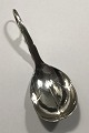 Georg Jensen 
Sterling Silver 
Ornamental 
Serving Spoon 
No 21 Measures 
14.5 cm(5 45/64 
in)