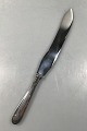 Cohr Elite 
Silver Carving 
Knife Measures 
31 cm(12 13/64 
in)