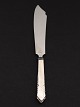 Cake / wedding 
cake knife 27 
cm. with handle 
of 830 silver 
Nr. 443350