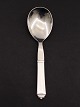 Georg Jensen 
Pyramide 
serving spoon 
22 cm. sterling 
silver and 
steel a little 
trace of use 
Nr. ...