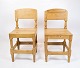 A pair of 
antique chairs 
of pine wood 
and in great 
antique 
condition from 
the 1820s.
H - 77 cm, ...