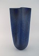 European studio 
ceramist. Large 
floor vase in 
glazed 
stoneware. 
Beautiful glaze 
in shades of 
...