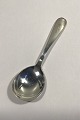 Hans Hansen 
Arvesølv No. 10 
Silver Compote 
Spoon. Measures 
15.5 cm /6 7/64 
in