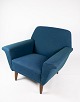Discover a 
classic gem for 
your home with 
this armchair 
in dark blue 
wool fabric and 
legs in ...
