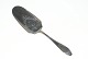 T pattern Cake 
spatula in 
Silver
Length 22 cm
Nice and well 
maintained 
condition