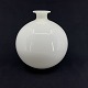 Height 21 cm.
Diameter 19 
cm.
The vase has 
an air bubble 
and a mark from 
the production, 
...